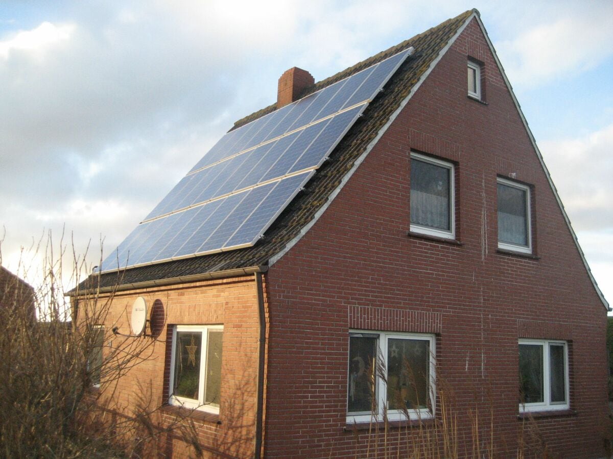 Haus am Sommerdeich mit Photovoltaikanlage