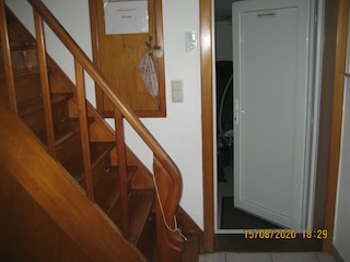 Treppe zum Obergeschoss