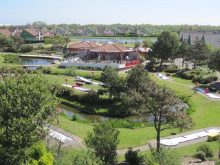 Ferienpark Strandslag mit Minigolf und Boulebahn