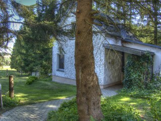 der Weg zum Eingang