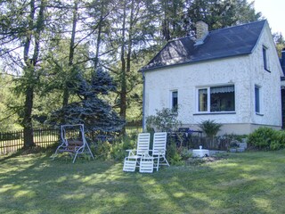 Haus mit eingezäunten Garten