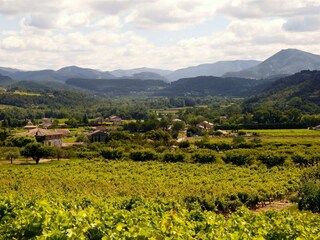 Charambaud (links) in seiner Umgebung
