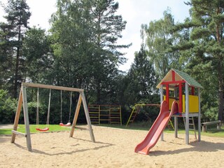 Spielplatz Lenzer Höh nur 100m vom Haus entfernt.