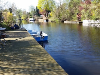 Steg mit Boot
