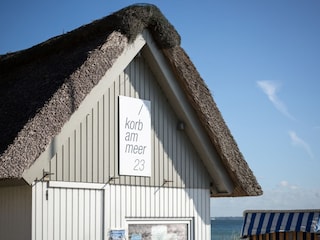 liebevoll hergerichtete Strandhäuschen