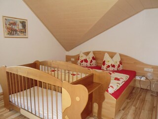 Schlafzimmer 2