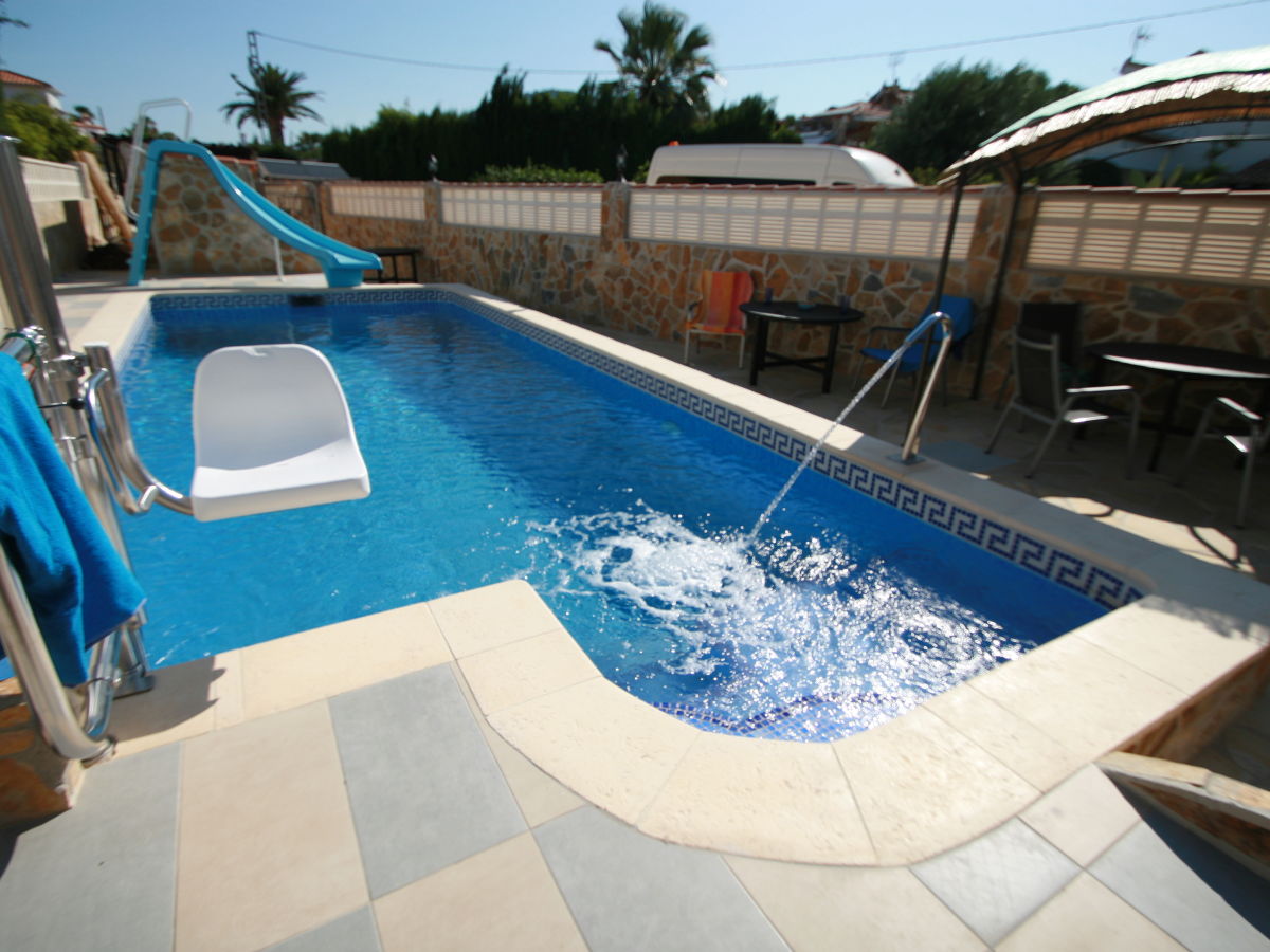 Wheelchair-accessible pool for 3 holiday homes