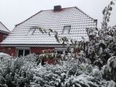 Winterliche Impression Vorderansicht des Hauses