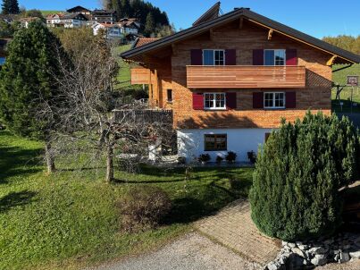 Frau Herlinde Striegl