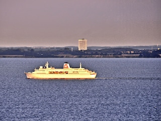 Kreuzfahrtschiff in der Bucht
