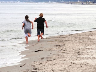 Am Strand austoben
