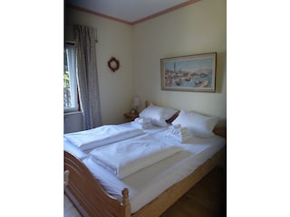 Echtholzmöbel Schlafzimmer 1