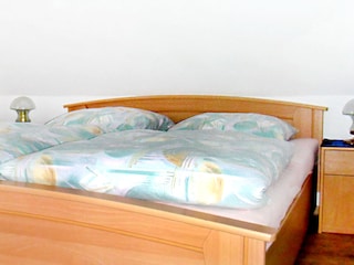Elternschlafzimmer mit Doppelbett