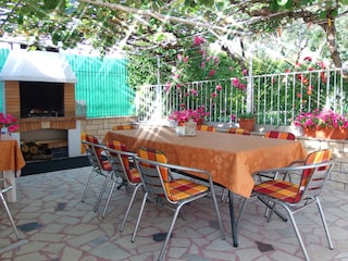 Terrasse mit Grill