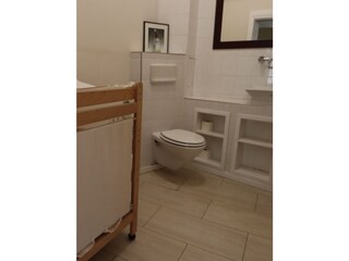 2. WC mit Wickeltisch