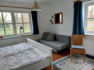 Schlafzimmer 1