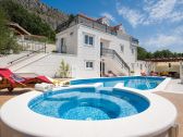 Luxury villa with jacuzzi, heated pool, fitness room