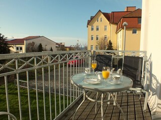 Balkon mit eingeschränktem Meerblick