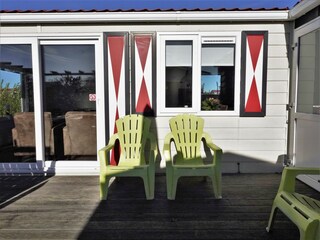 Entrance and door to the terras