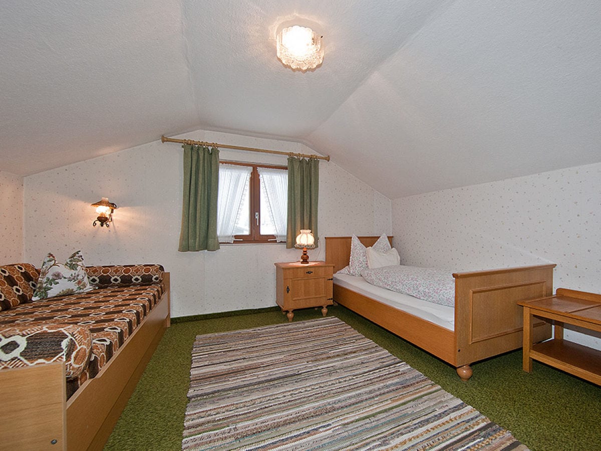 Ferienwohnung Klaushof, Mittenwald, Firma Ferienhaus Klaushof Frau