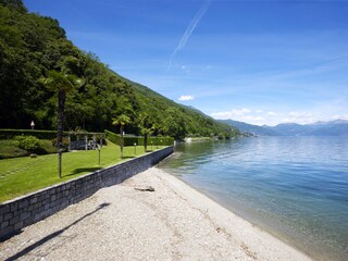 Liegewiese mit Seezugang