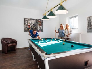 Billardraum im Souterrain