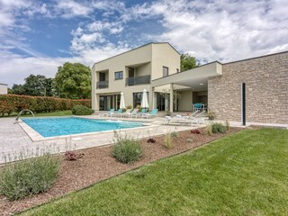 Villa Tinjan Buitenaudio-opname 3