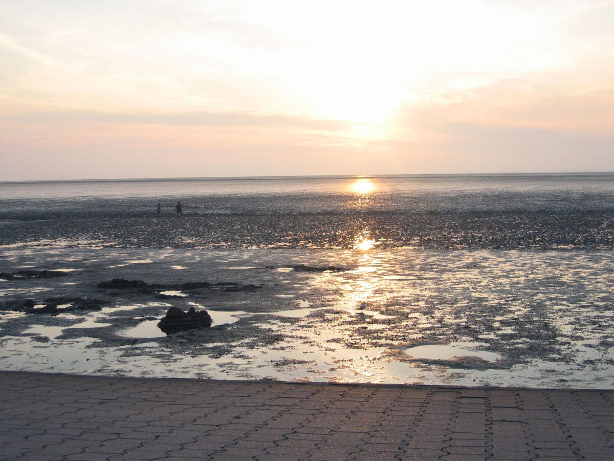 Sonnenuntergang im Wattenmeer