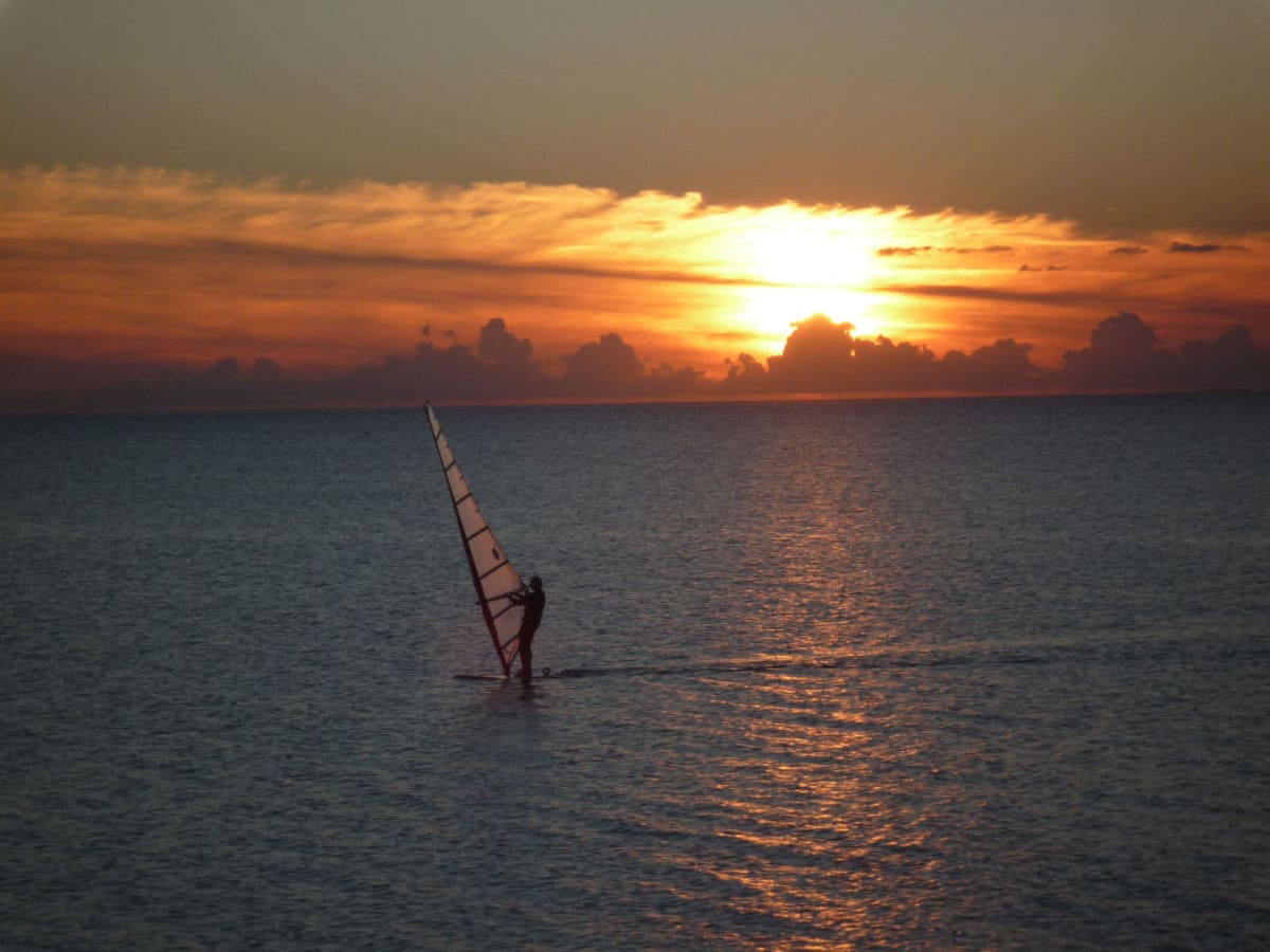 Surfer im Wattenmeer