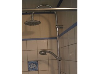 Dusche mit Sommerregen und Thermostatbatterie