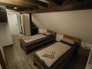 Schlafzimmer1 DG