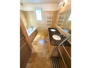 Bathroom  grounfloor