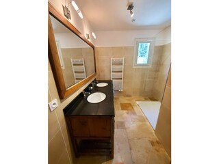 Shower room upstairs