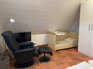 Sitzplatz, zusätzl. TV, Kinderbett