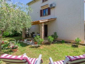 Holiday apartment Josef with private garden - Funtana - image1