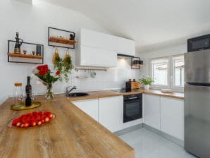 Holiday apartment - No title - - Funtana - image1
