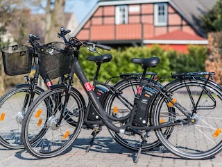 Hauseigene E-Bikes günstig zu mieten!