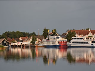 Mit dem Schiff nach Hiddensee oder Barth