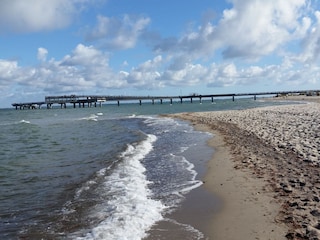 Strand mit Seebrücke