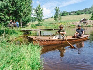 Ruderboot fahren am eigenen Angelsee