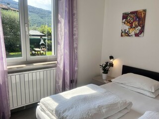 Schlafzimmer 3 (Doppelbett oder zwei Einzellbetten)