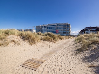 Blick auf die Wohnung von den Dünen aus