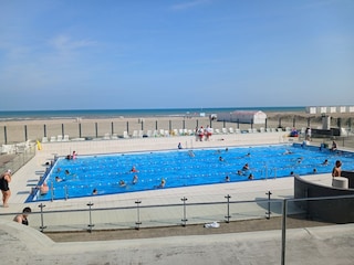 Beheiztes Schwimmbad gleich um die Ecke