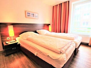 Bsp. Fewo HLI 1-01 Schlafzimmer 2