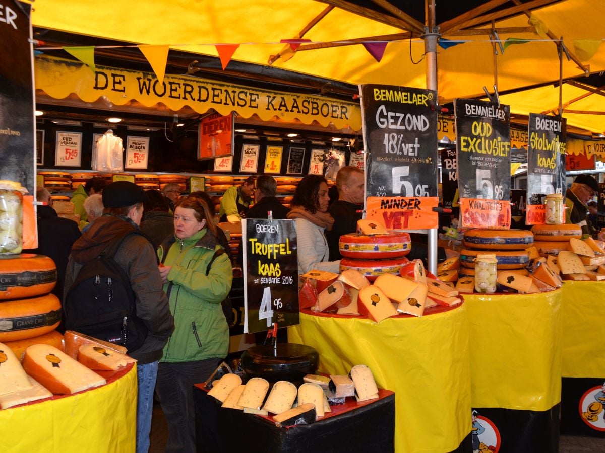 Jeden Samstag Markt in Bergen Zentrum