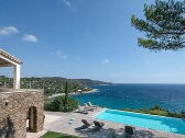 Infinity pool and sea view