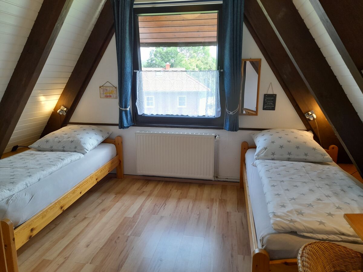 2. Schlafzimmer/Kinderzimmer