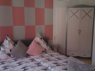 Geräumiger Kleiderschrank