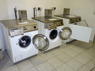 Waschmaschine u. Trockner