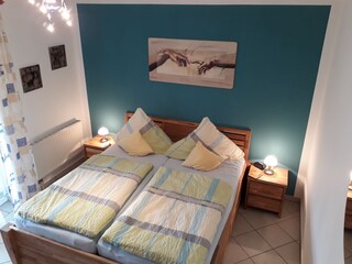 Größeres Schlafzimmer